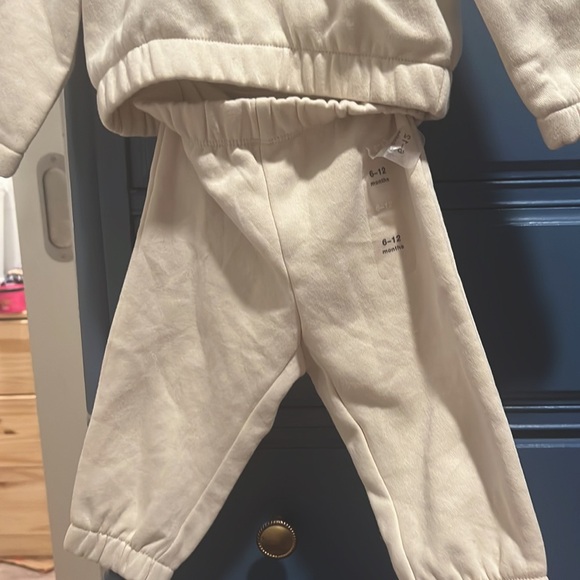 GAP tracksuit, 6-12M - Picture 3 of 3
